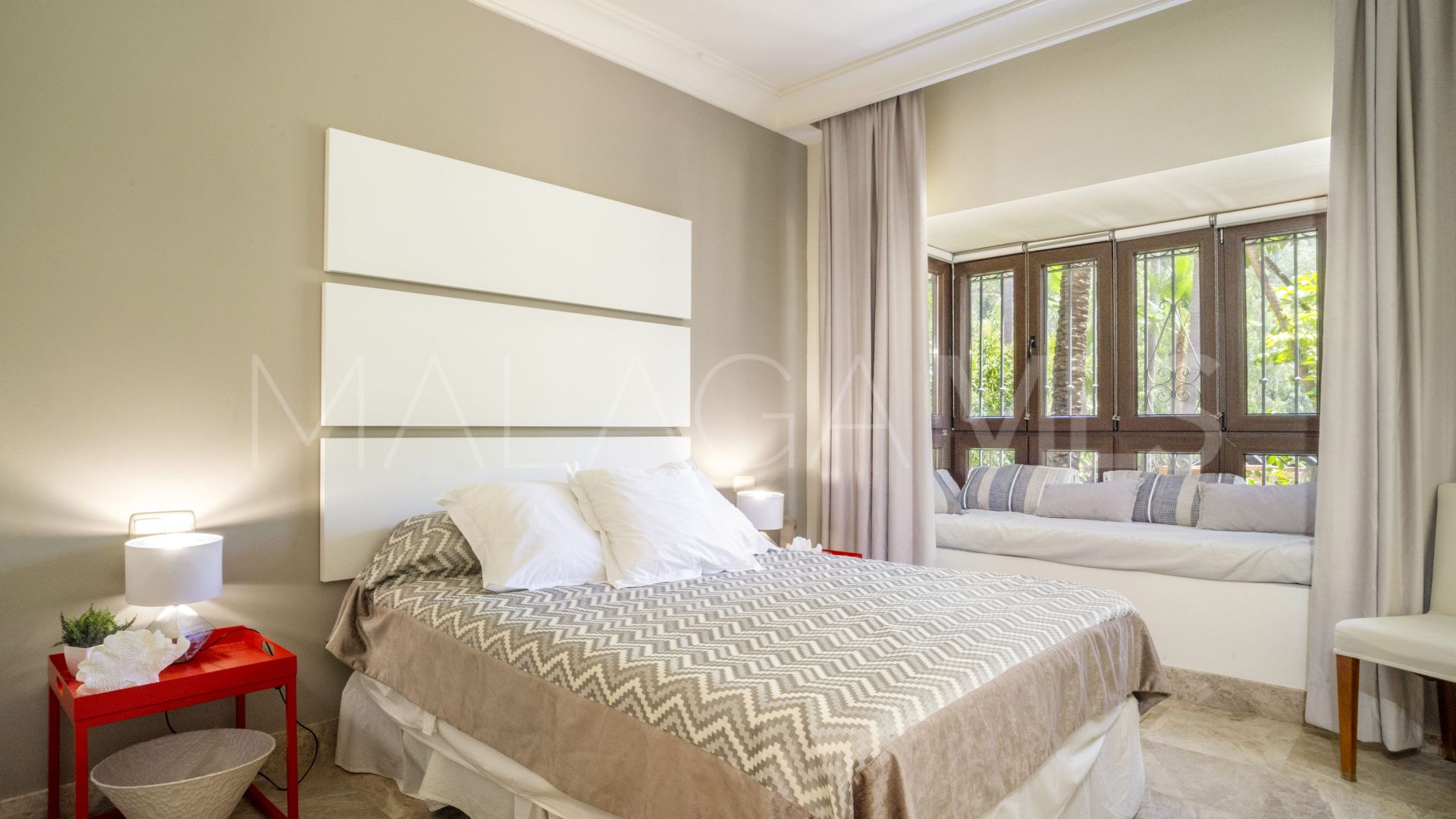 For sale 3 bedrooms ground floor apartment in Alminar de Marbella