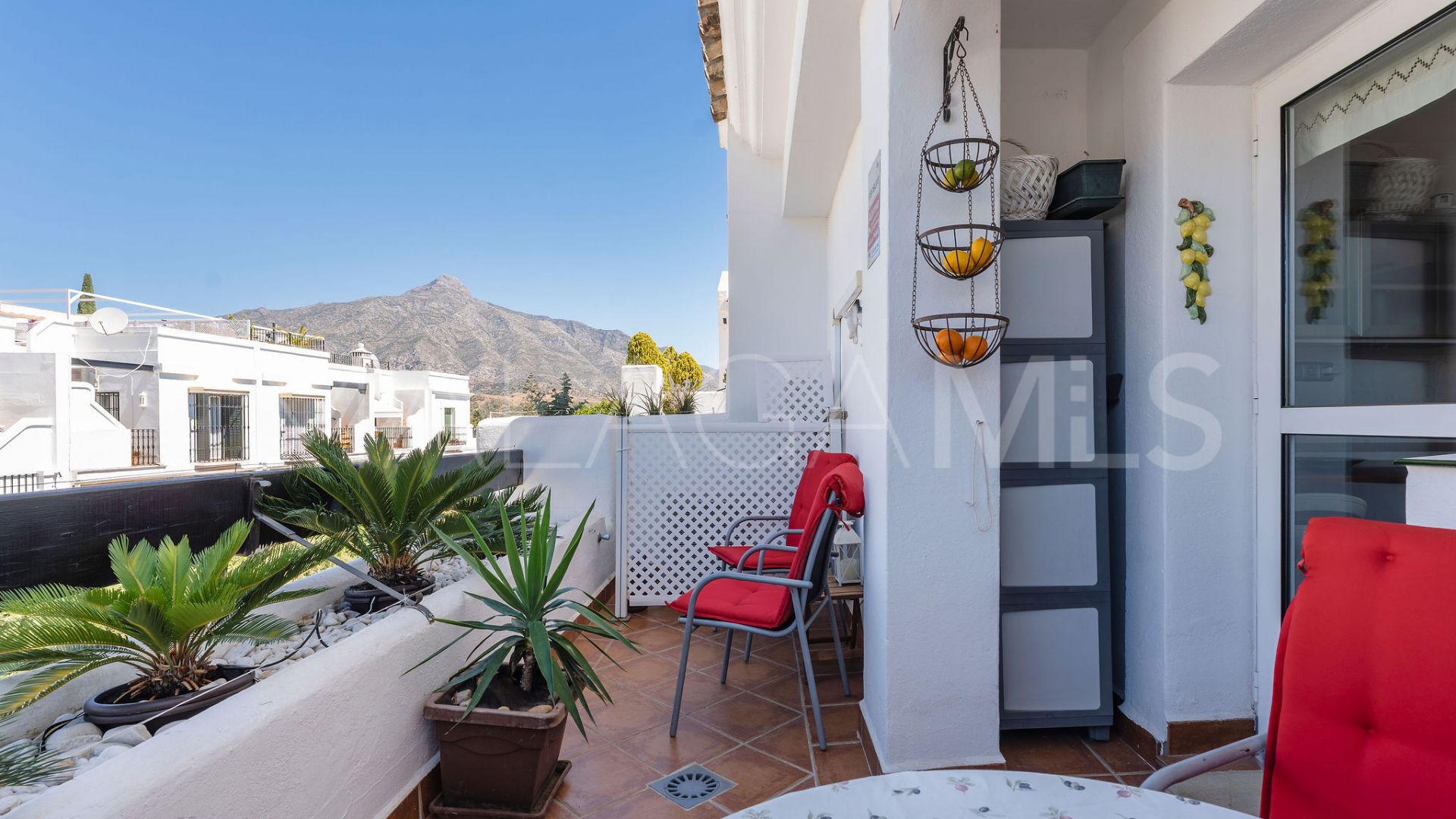 Duplex penthouse for sale in Aloha Mirasierra