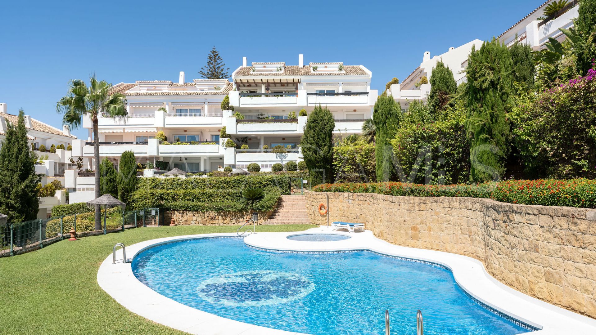 Duplex penthouse for sale in Aloha Mirasierra