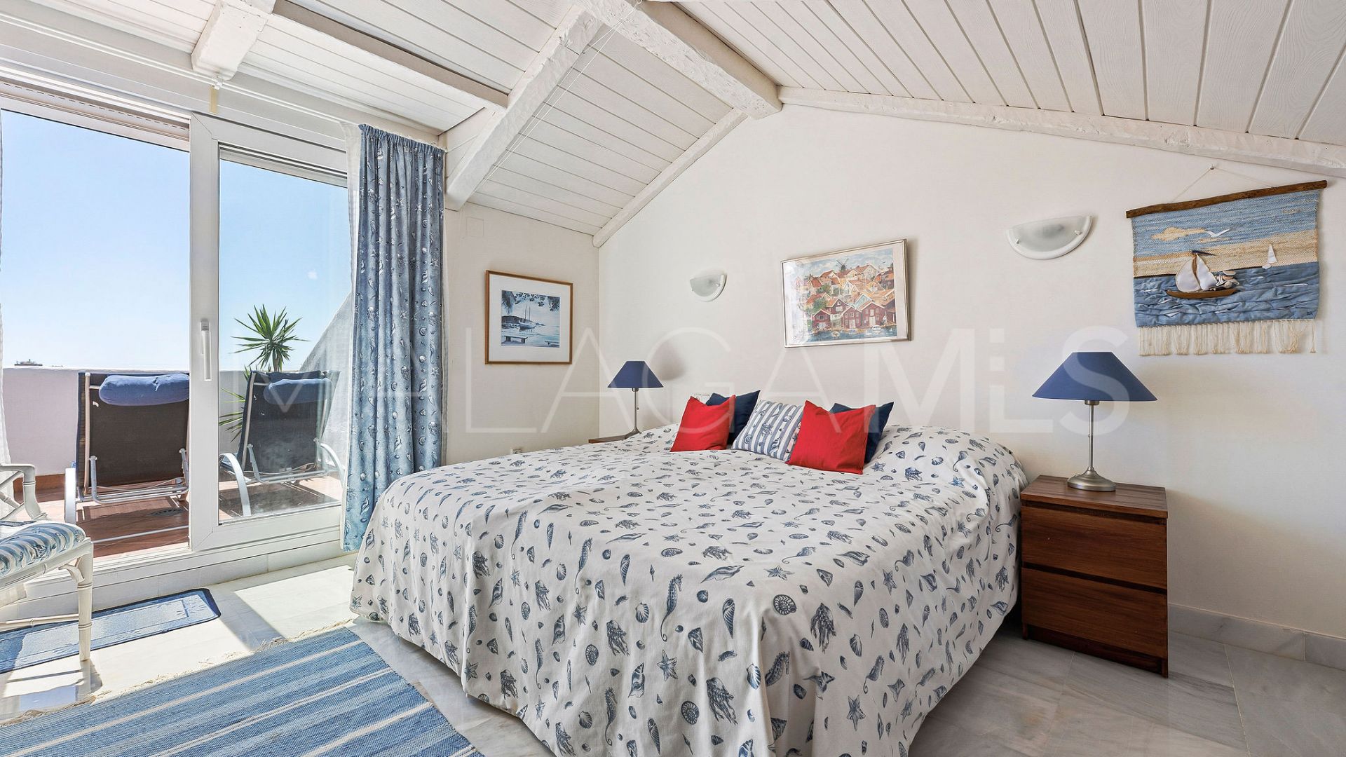 Duplex penthouse for sale in Aloha Mirasierra