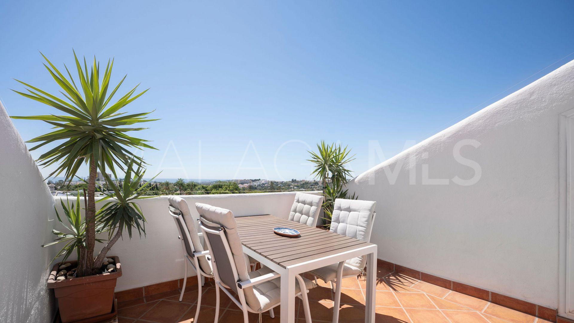 Duplex penthouse for sale in Aloha Mirasierra