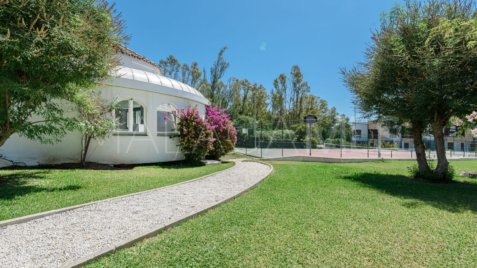 Erdgeschosswohnung for sale in Le Village