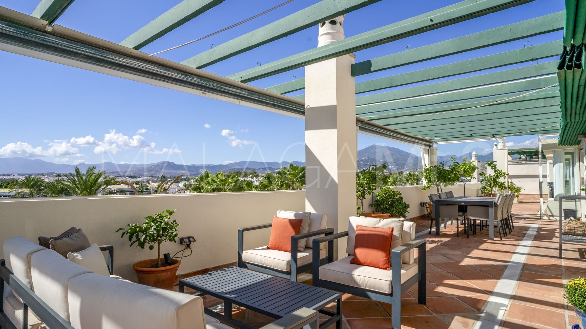 For sale penthouse with 3 bedrooms in Lorcrimar