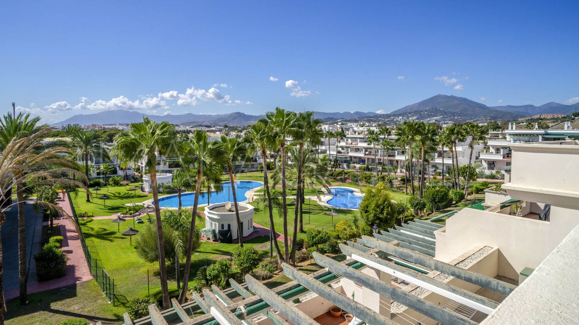 For sale penthouse with 3 bedrooms in Lorcrimar
