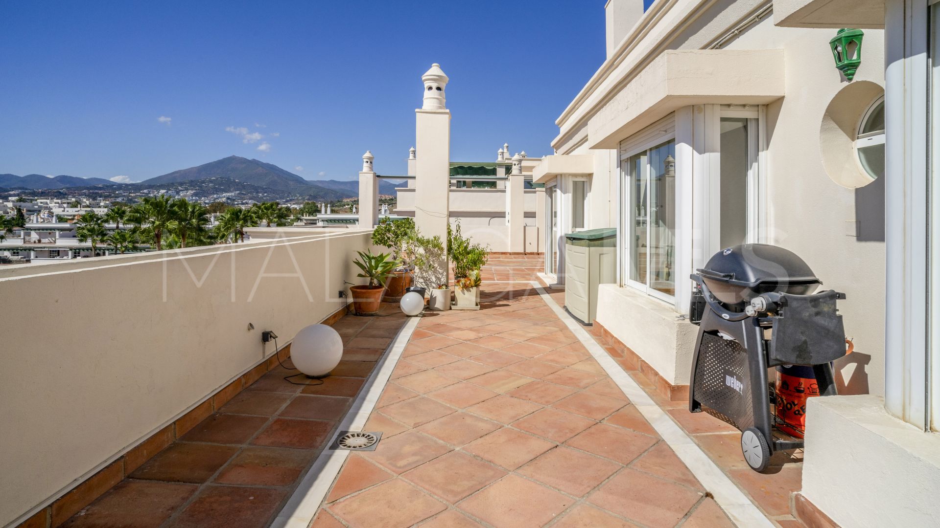 For sale penthouse with 3 bedrooms in Lorcrimar