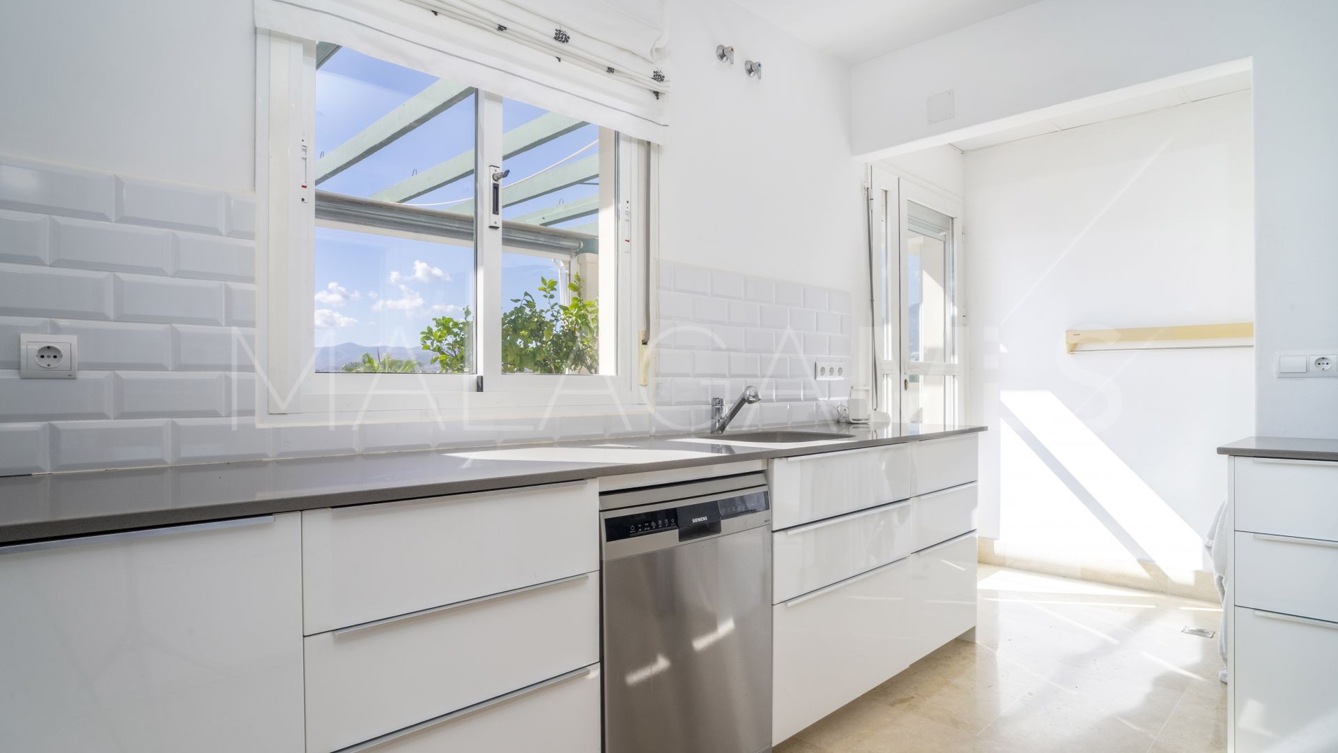 For sale penthouse with 3 bedrooms in Lorcrimar