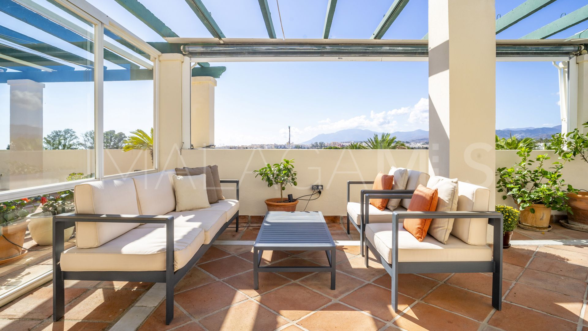 For sale penthouse with 3 bedrooms in Lorcrimar