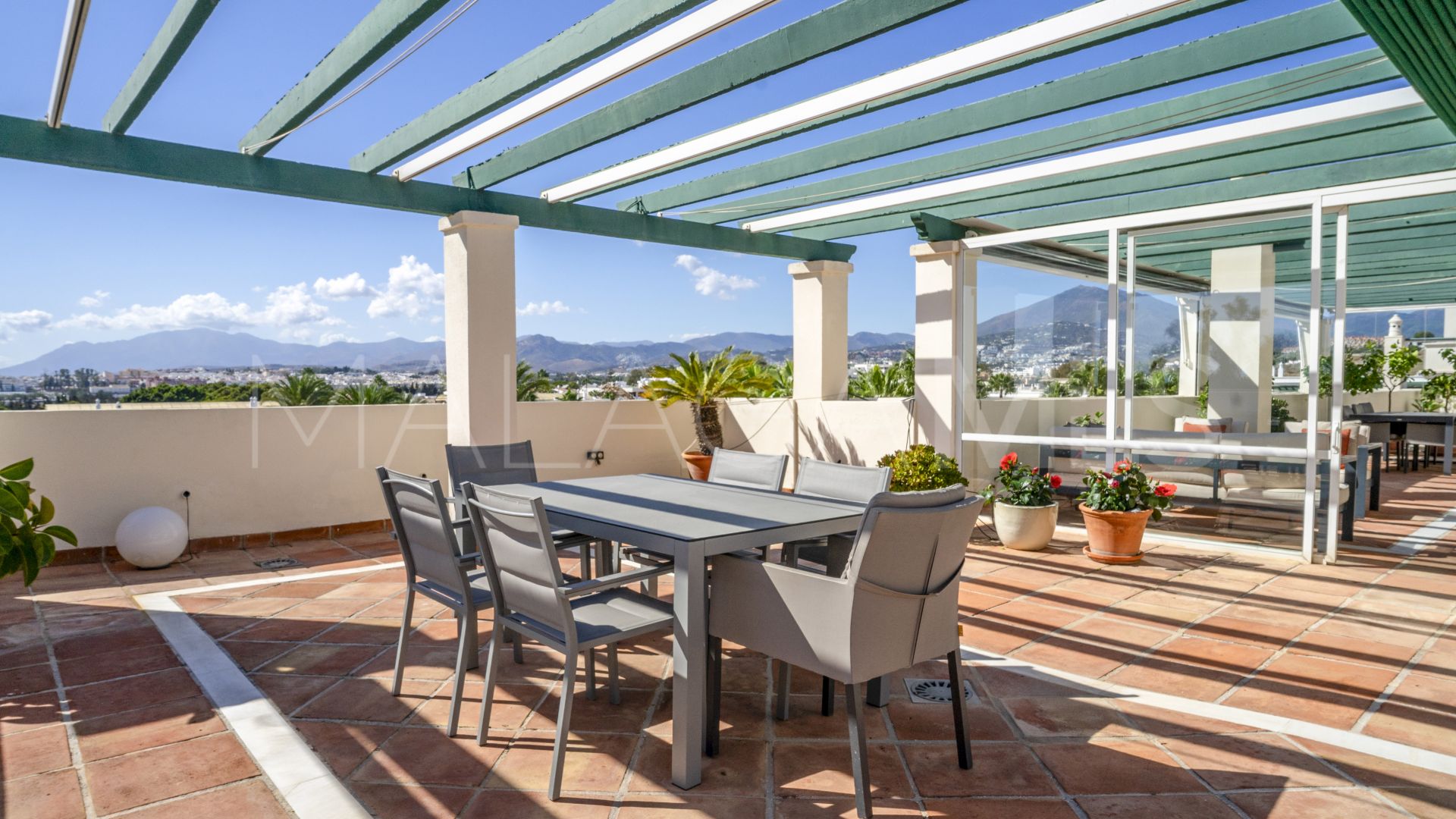 For sale penthouse with 3 bedrooms in Lorcrimar