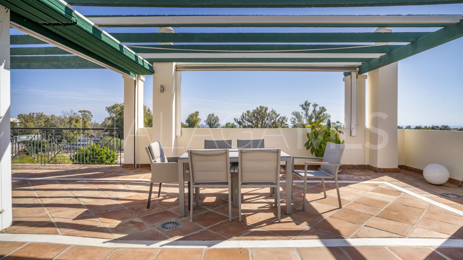 For sale penthouse with 3 bedrooms in Lorcrimar