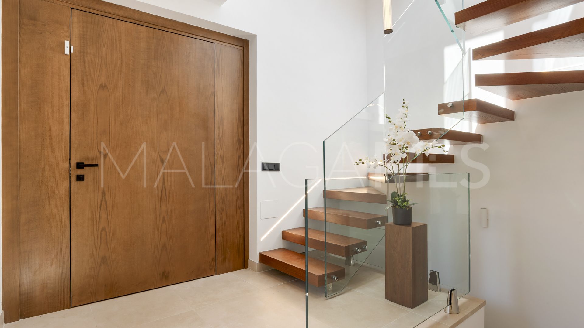 Villa for sale in Guadalmina Alta