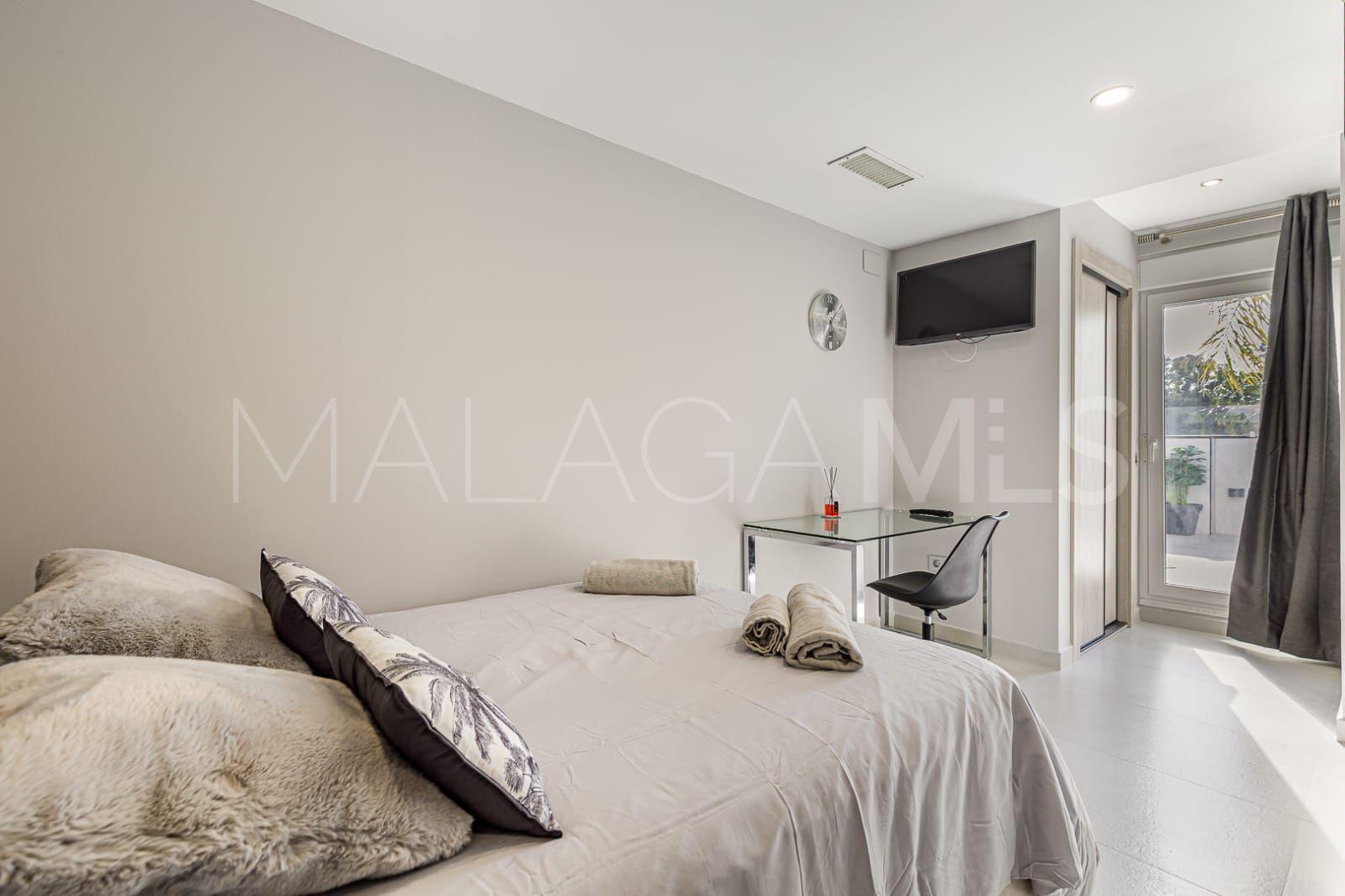 Buy penthouse in Terrazas del Rodeo with 3 bedrooms