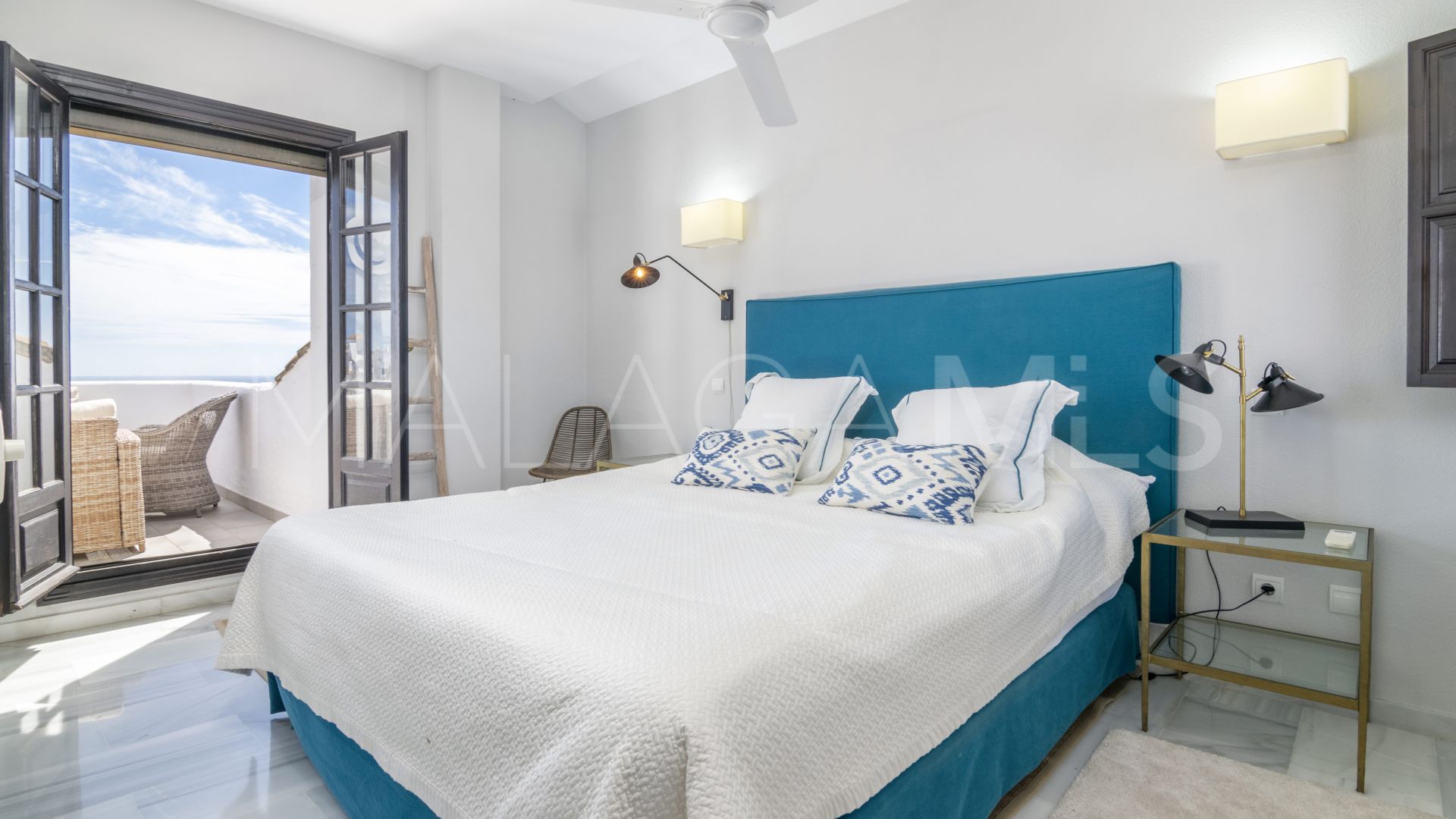 Duplex penthouse for sale in Aldea Blanca