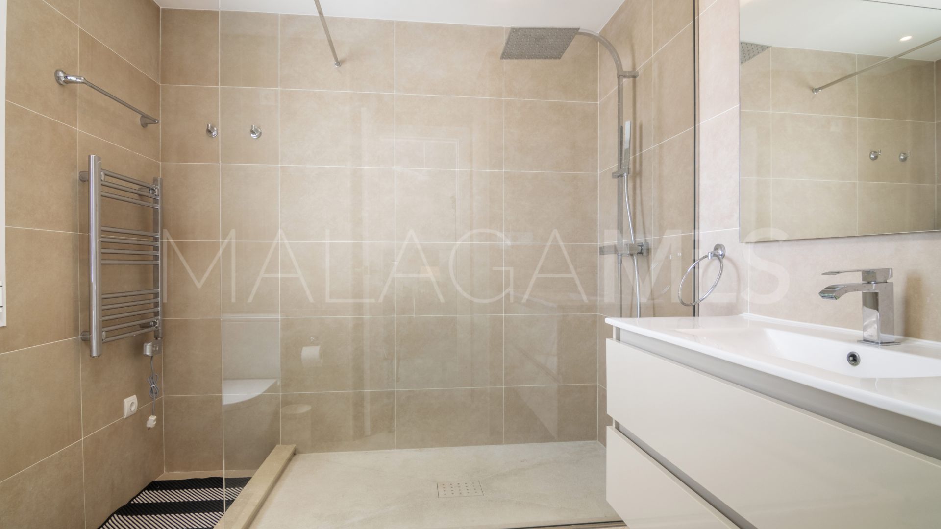 Duplex penthouse for sale in Aldea Blanca