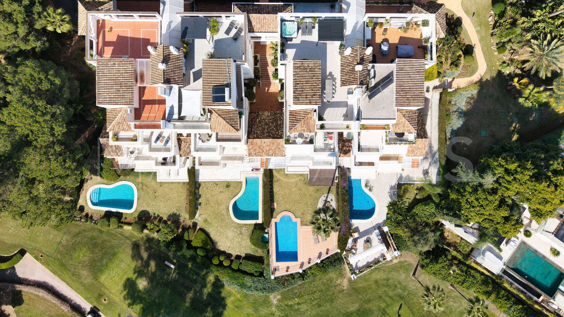5 bedrooms duplex penthouse in Alcores del Golf for sale