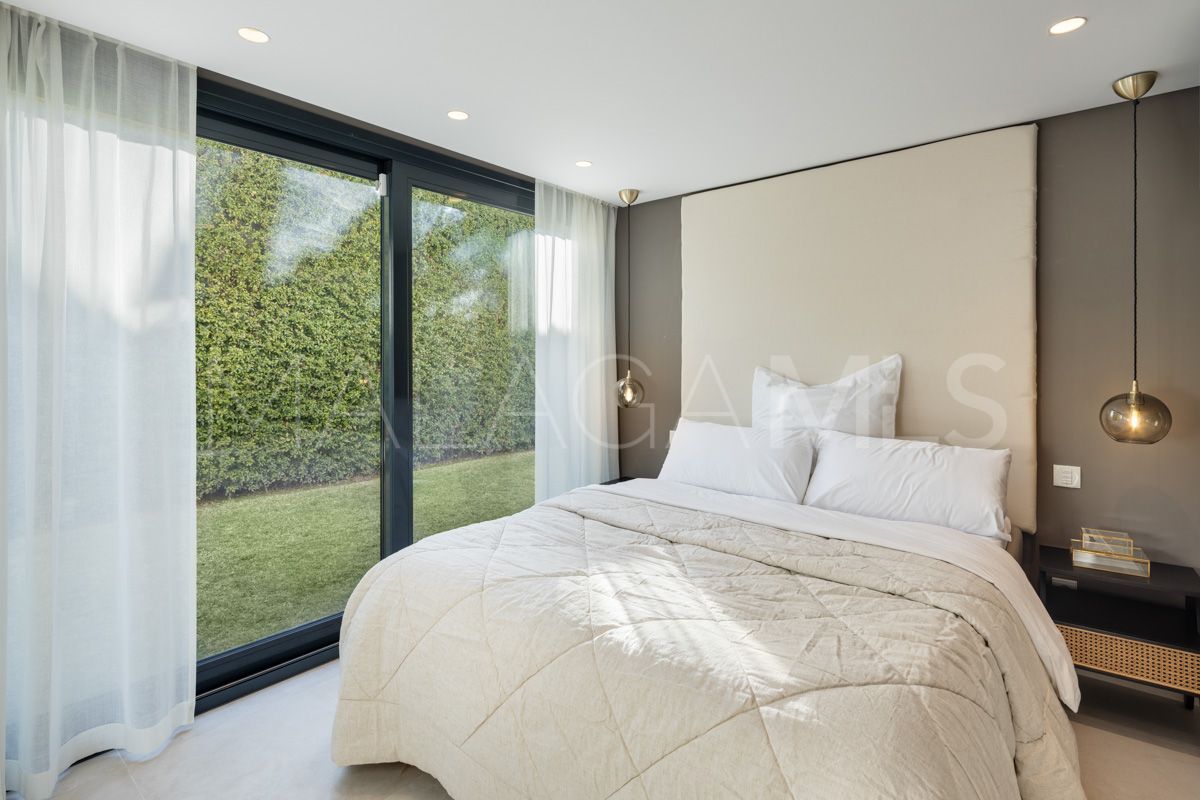 Nueva Andalucia, villa for sale with 6 bedrooms