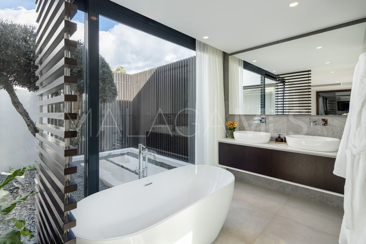 Nueva Andalucia, villa for sale with 6 bedrooms