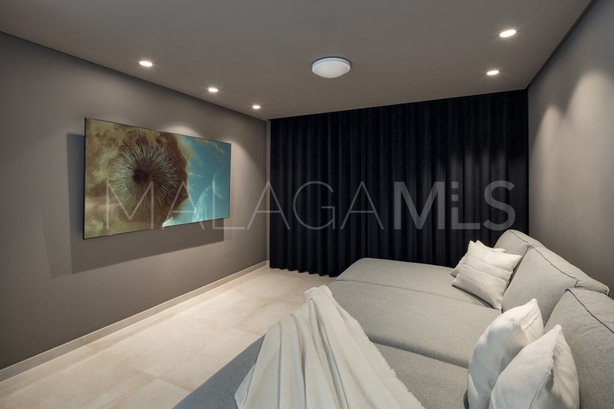 Nueva Andalucia, villa for sale with 6 bedrooms