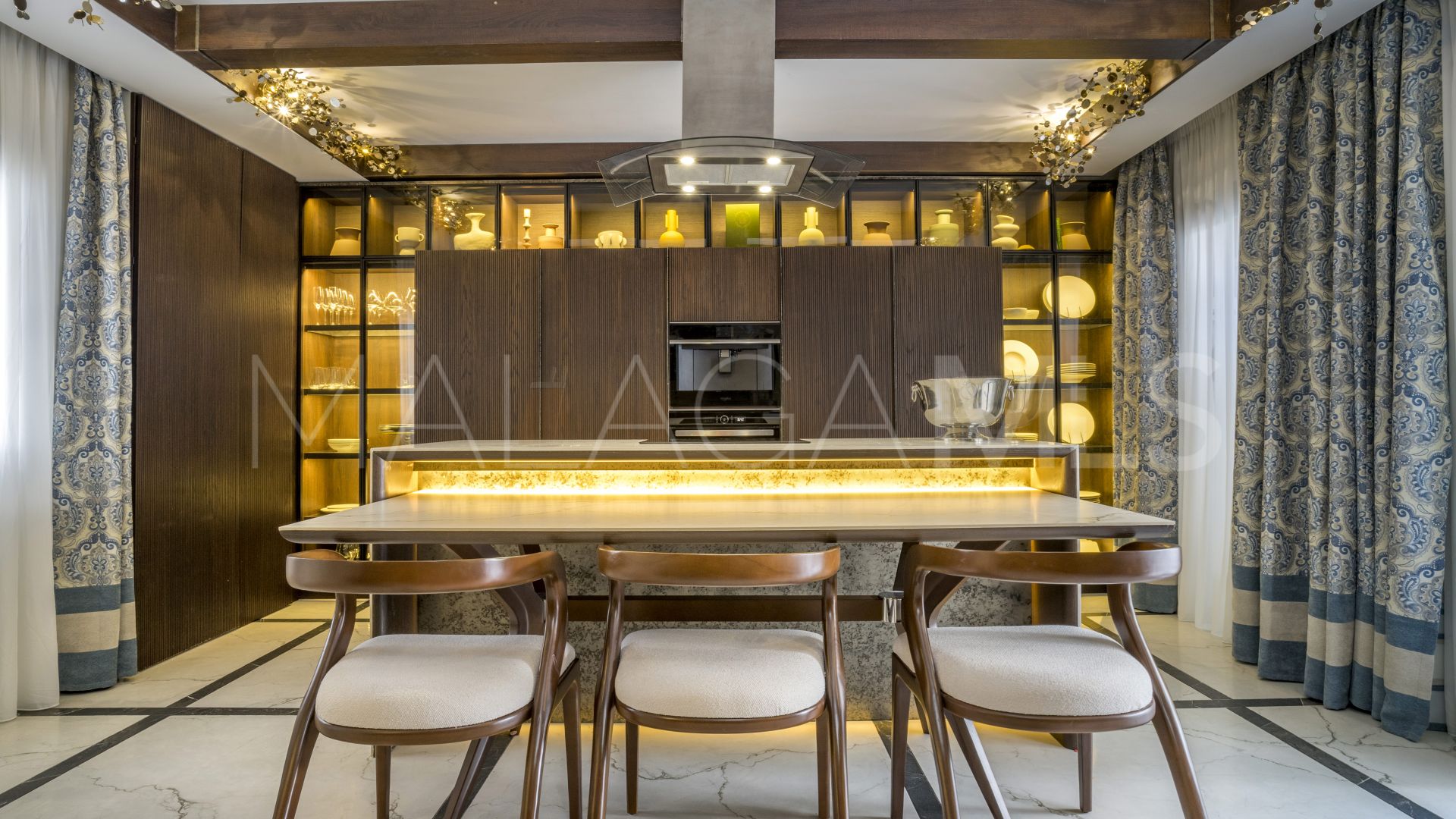 Markplanslägenhet for sale in Los Naranjos de Marbella