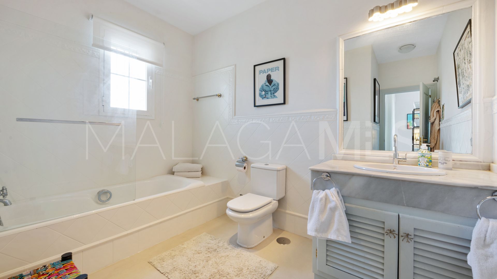 Villa pareada for sale in Marbella Hill Club with 4 bedrooms