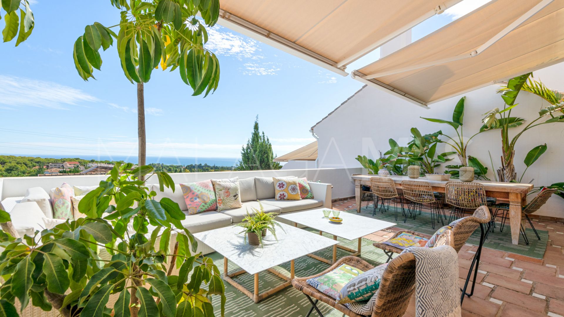Villa pareada for sale in Marbella Hill Club with 4 bedrooms