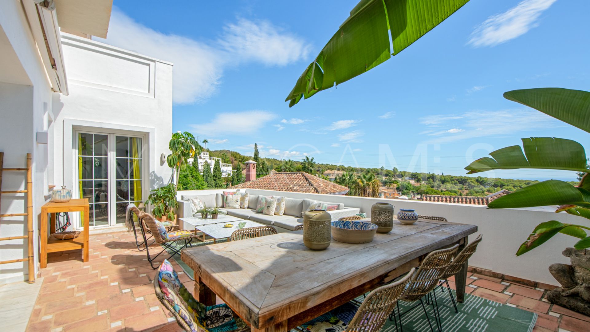 Villa pareada for sale in Marbella Hill Club with 4 bedrooms