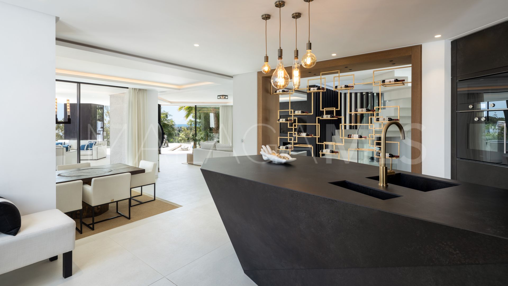 Villa in El Herrojo for sale