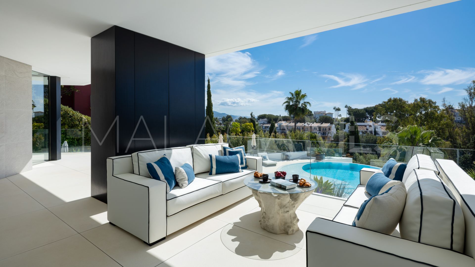 Villa in El Herrojo for sale