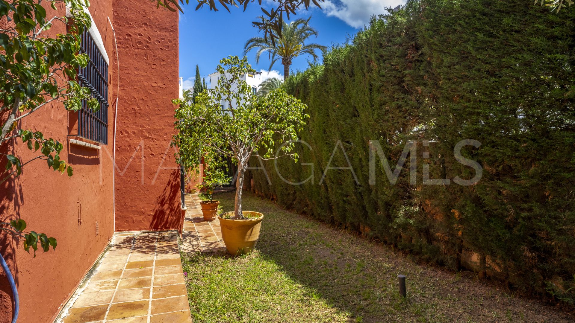 Nueva Andalucia, villa with 4 bedrooms for sale