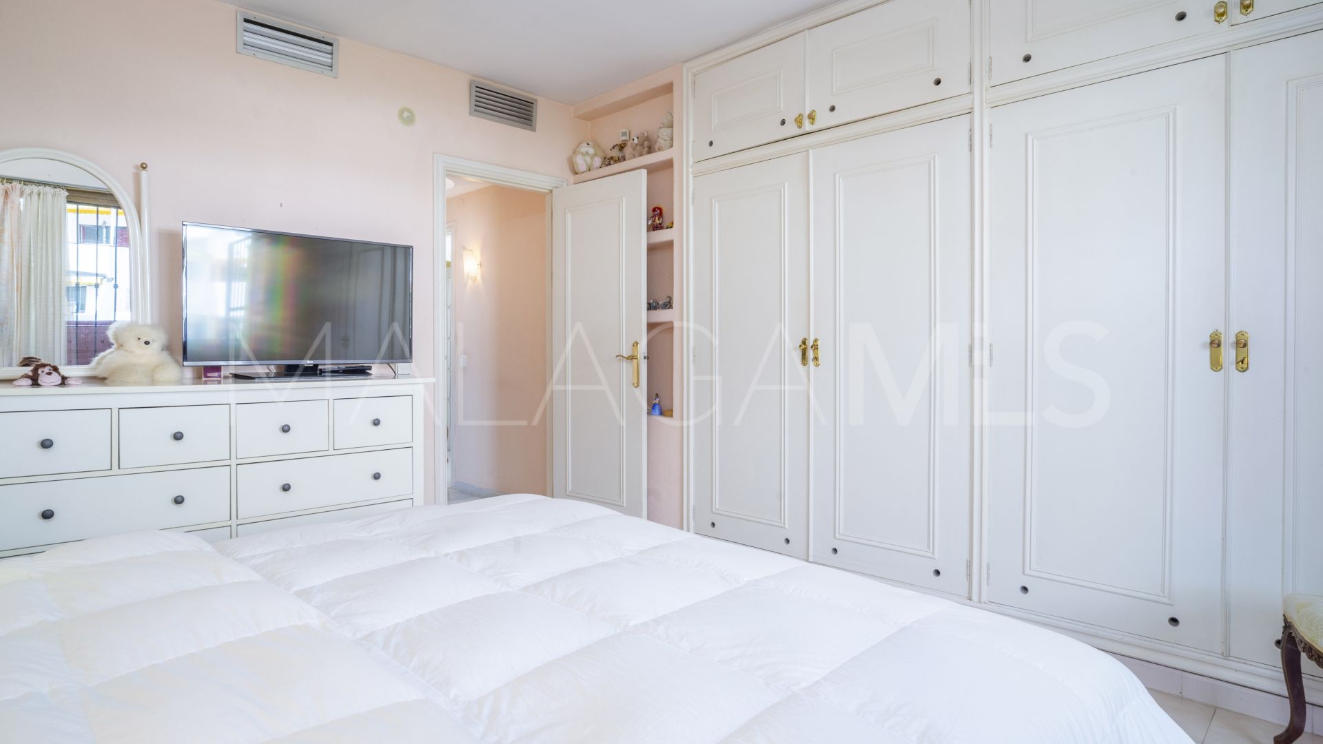 Nueva Andalucia, villa with 4 bedrooms for sale