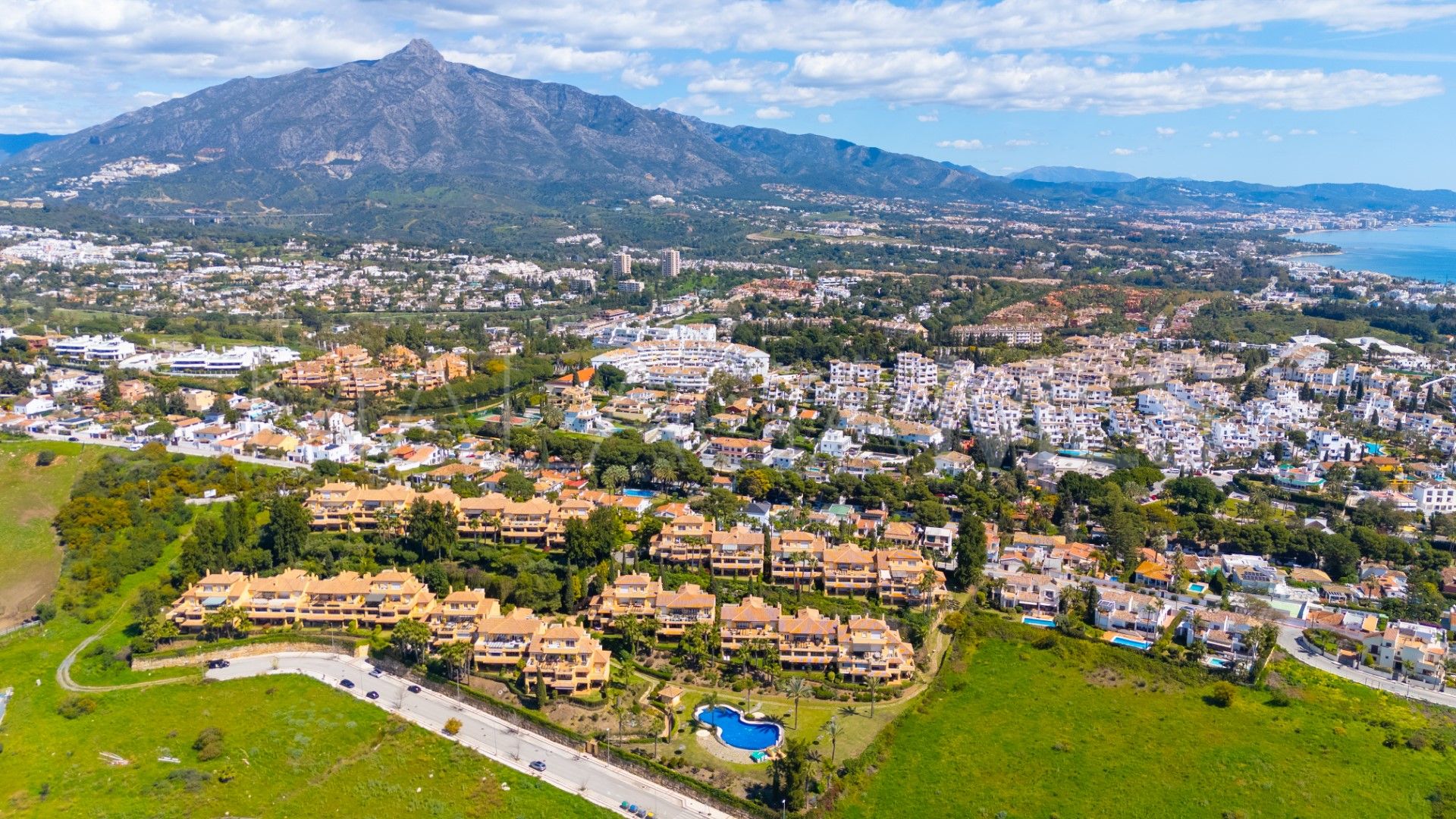 Cumbres del Rodeo, apartamento planta baja a la venta de 3 bedrooms