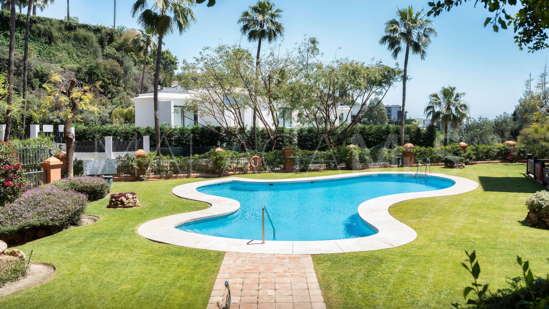 For sale Monte Halcones apartment
