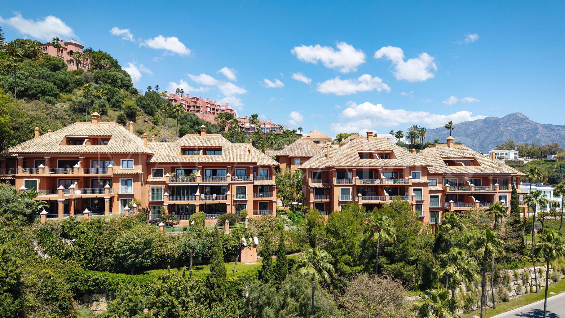 For sale Monte Halcones apartment