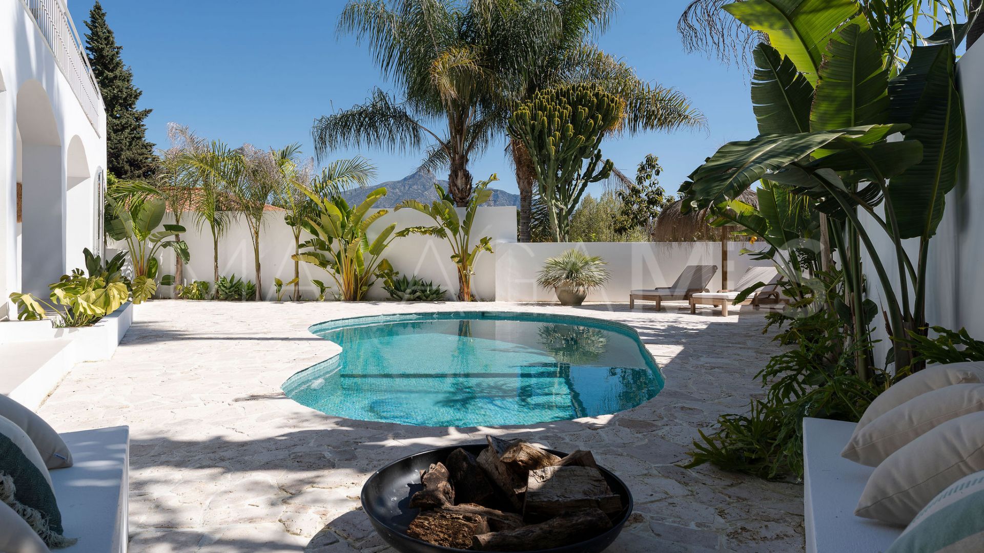 Nueva Andalucia villa for sale