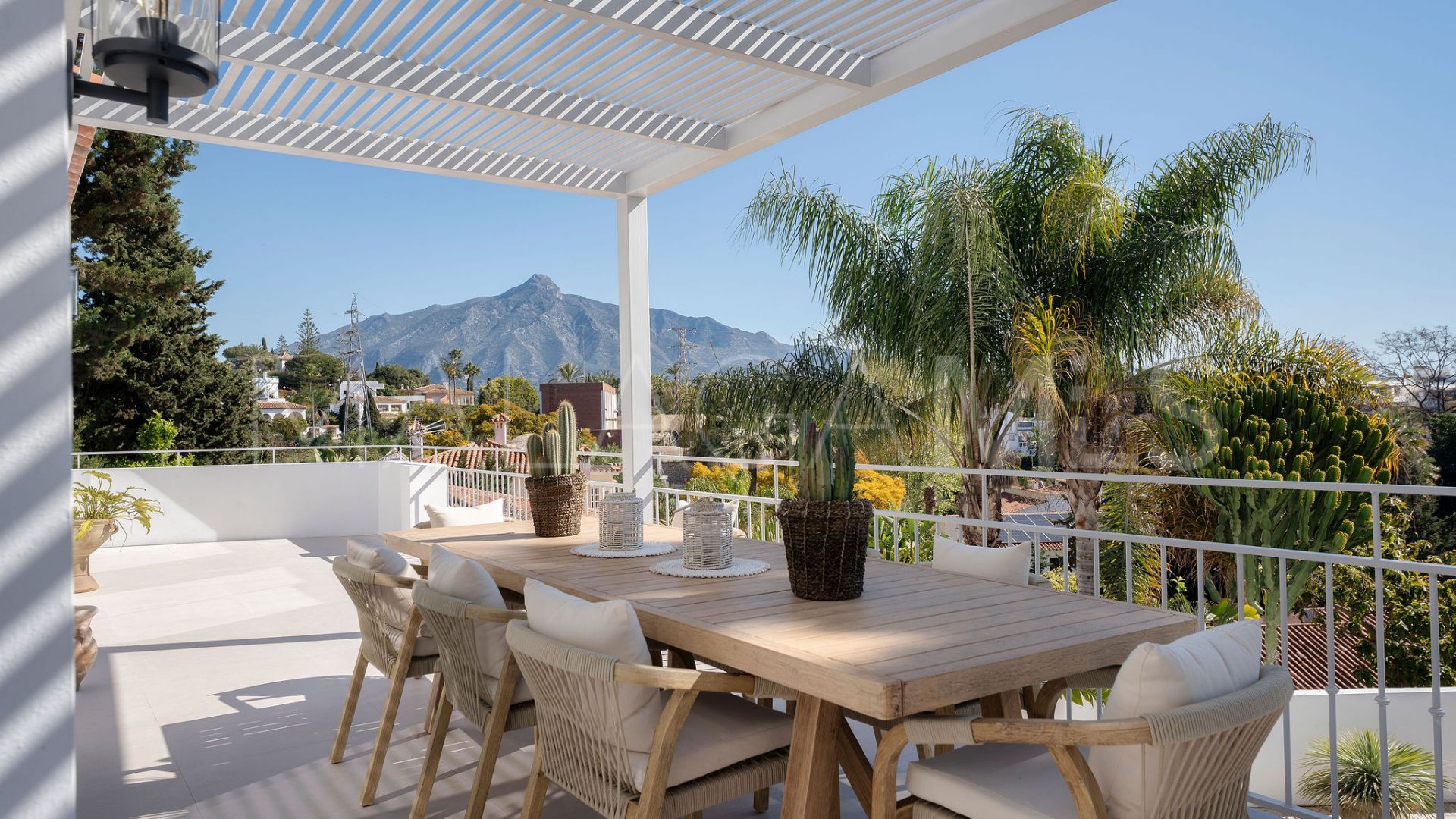 Nueva Andalucia villa for sale