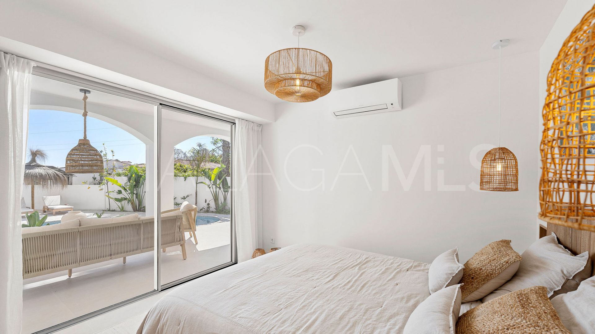 Nueva Andalucia villa for sale