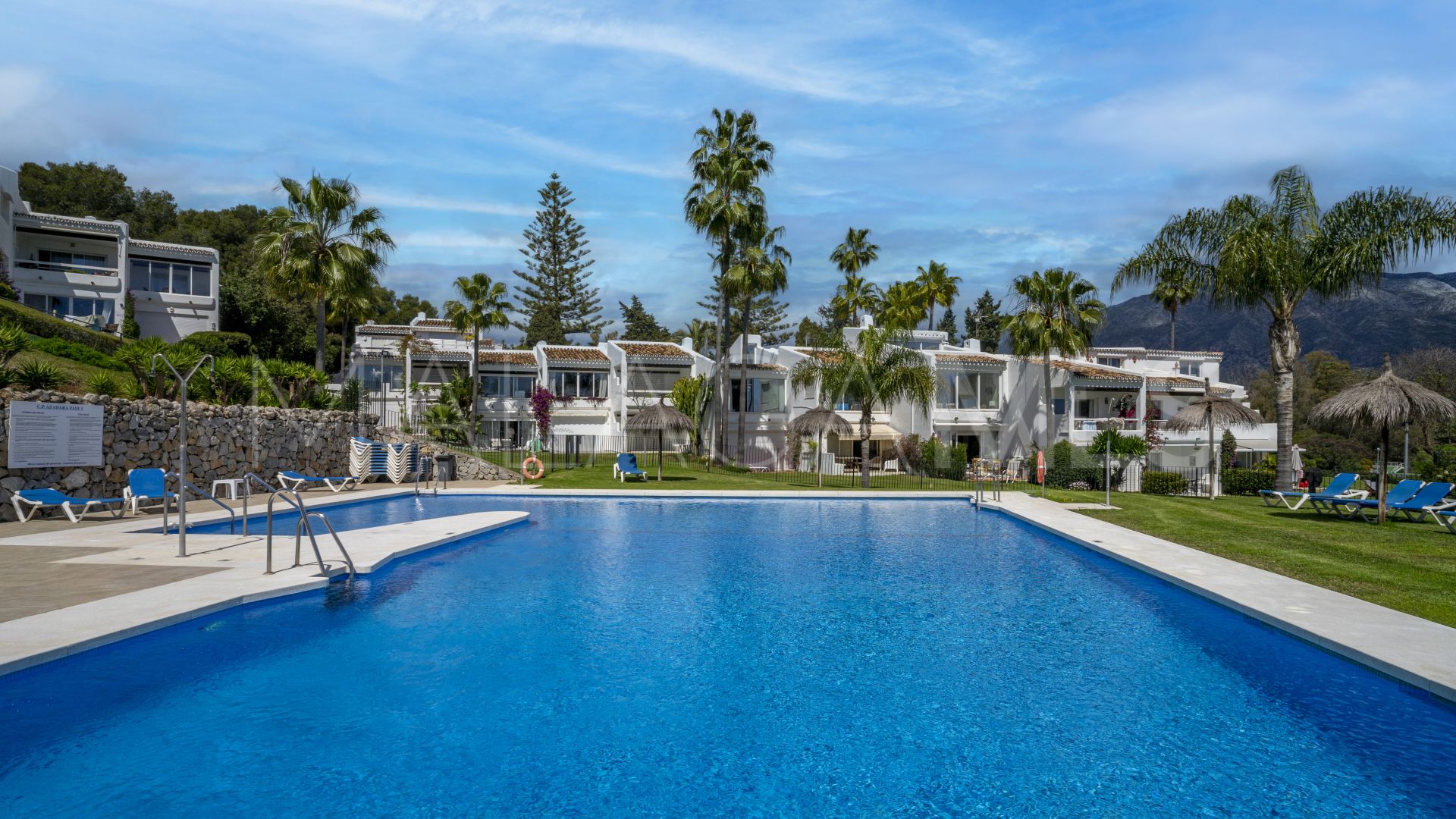 Appartement rez de chaussée for sale in Azahara I