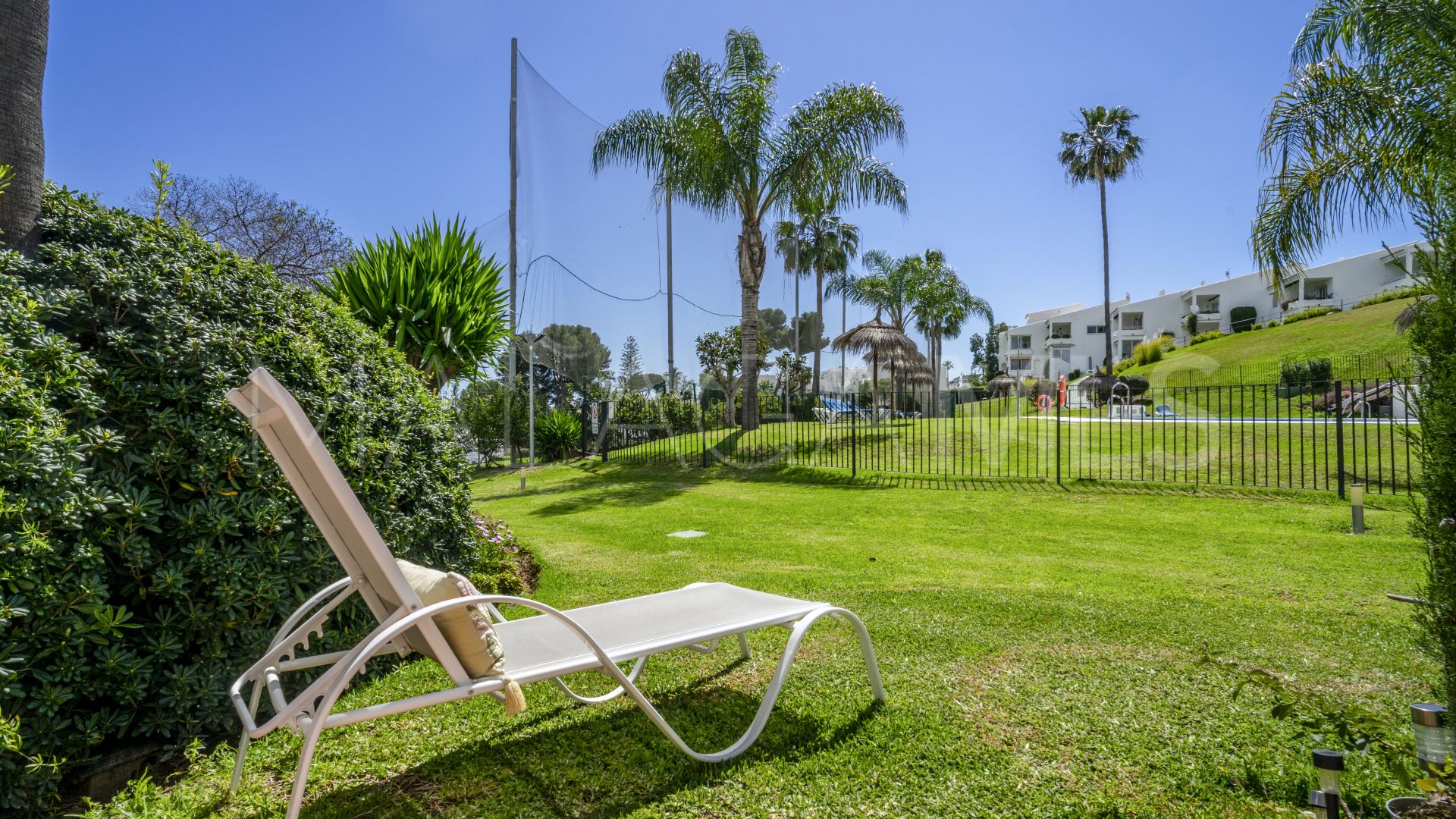 Appartement rez de chaussée for sale in Azahara I