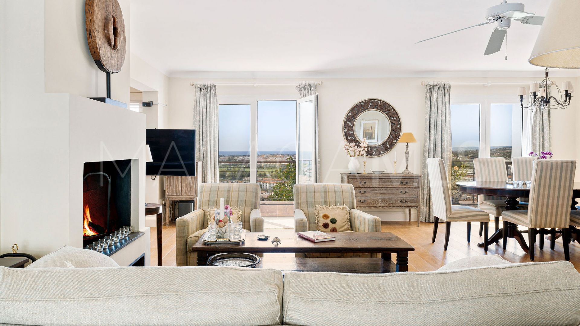 Villa for sale in Nueva Andalucia