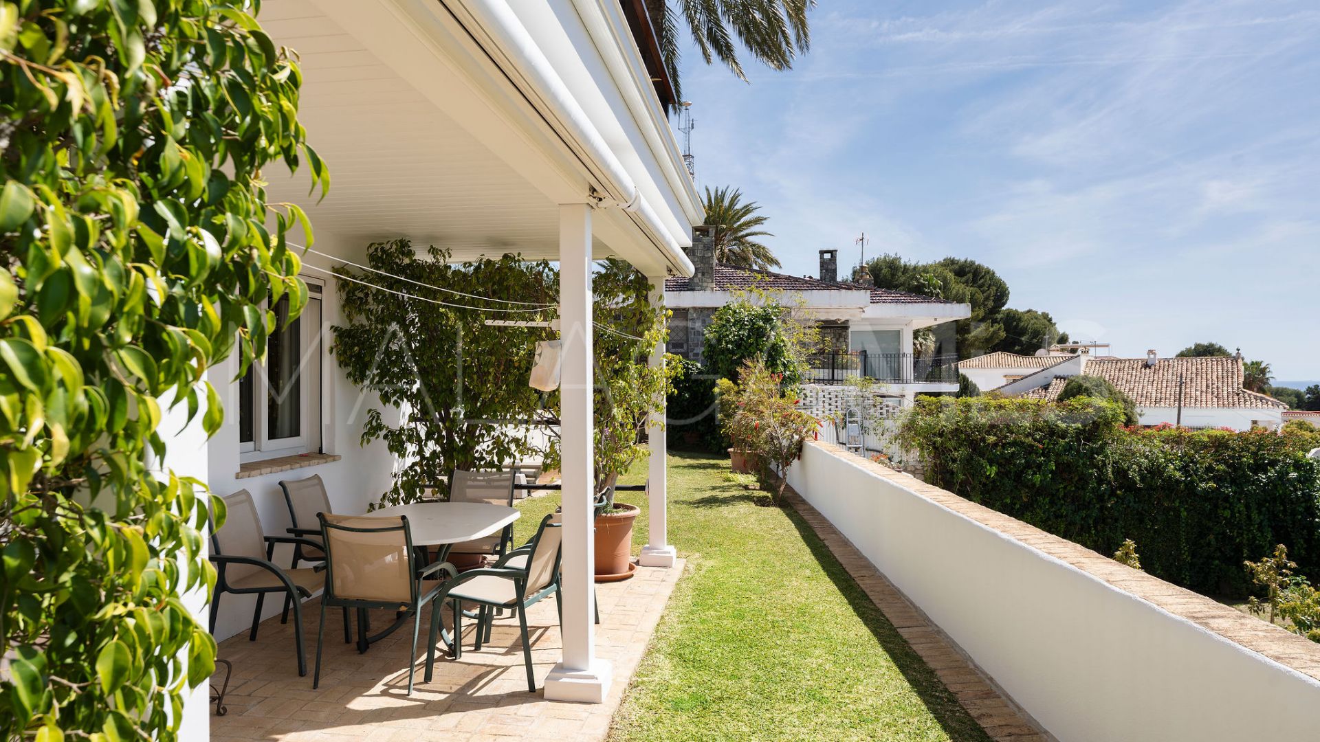 Villa for sale in Nueva Andalucia