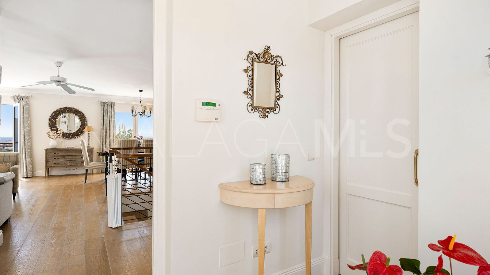 Villa for sale in Nueva Andalucia
