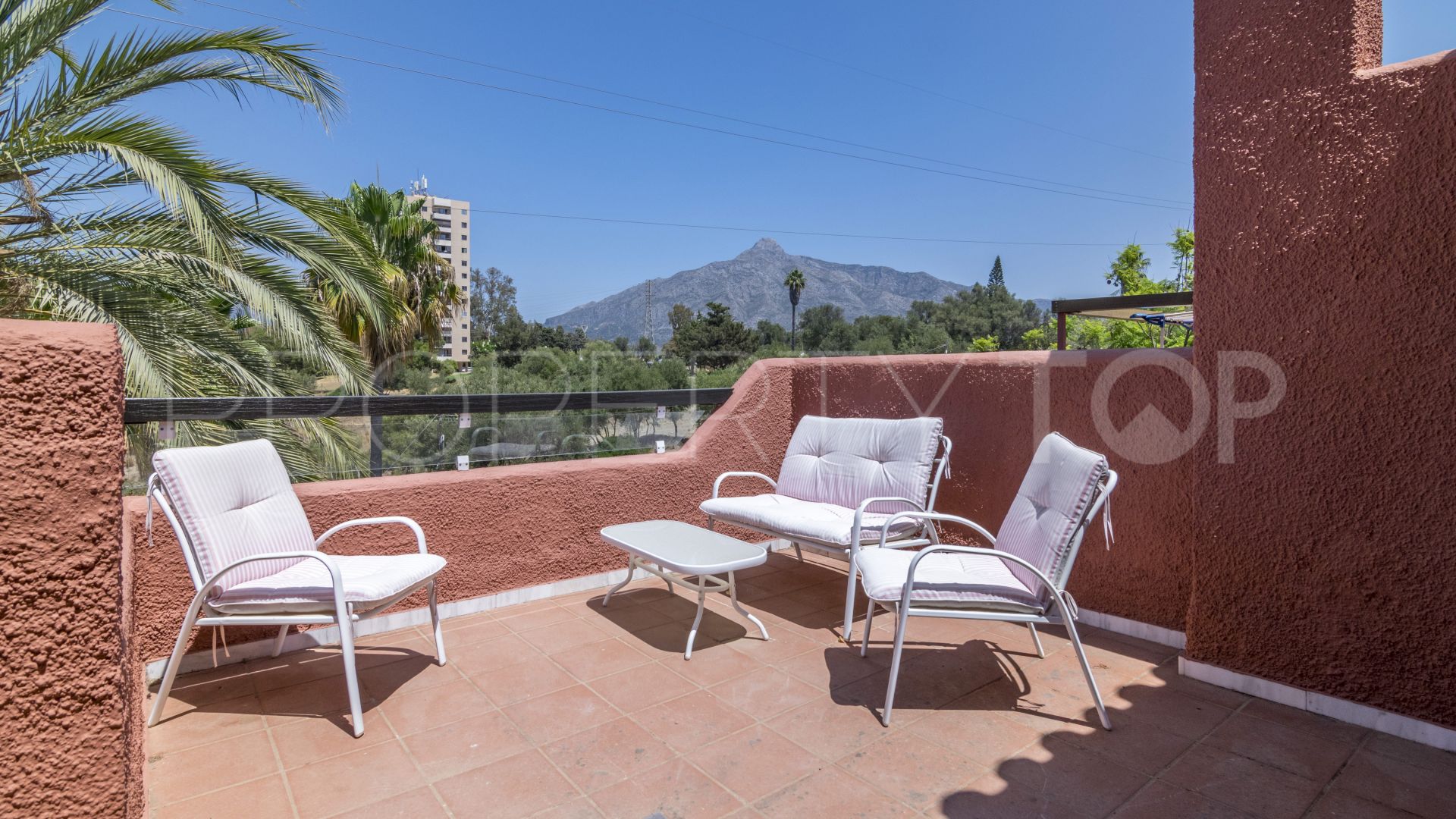 For sale El Palmeral town house with 3 bedrooms