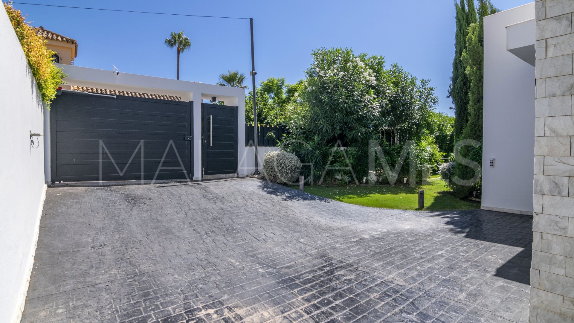 Villa for sale in San Pedro Playa