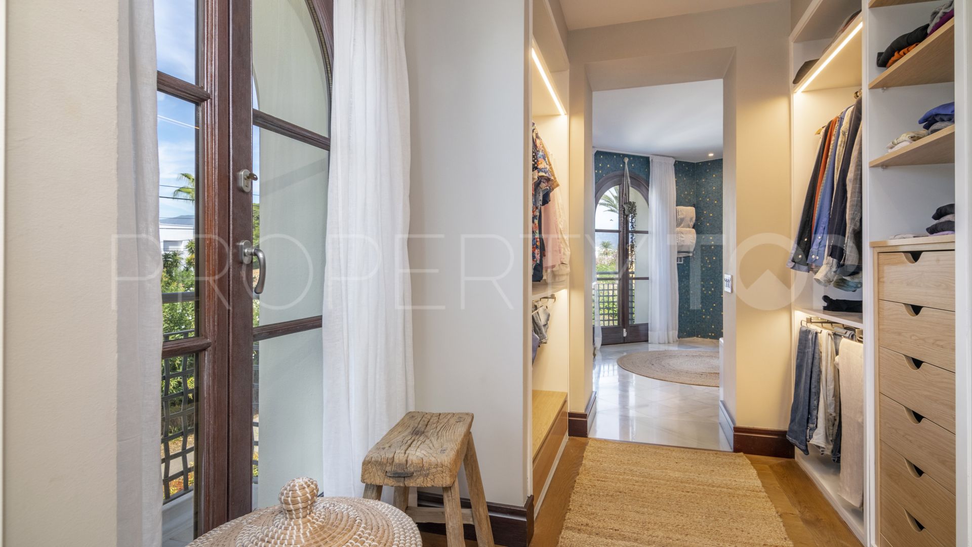 For sale San Pedro Playa villa with 5 bedrooms