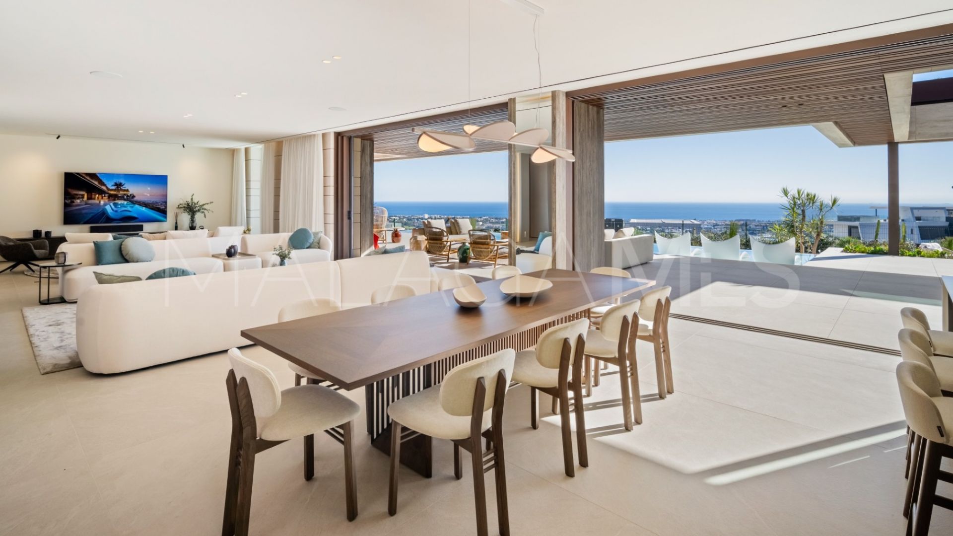 Villa for sale in Benahavis