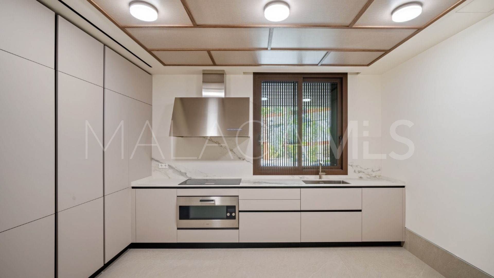 Villa for sale in Benahavis