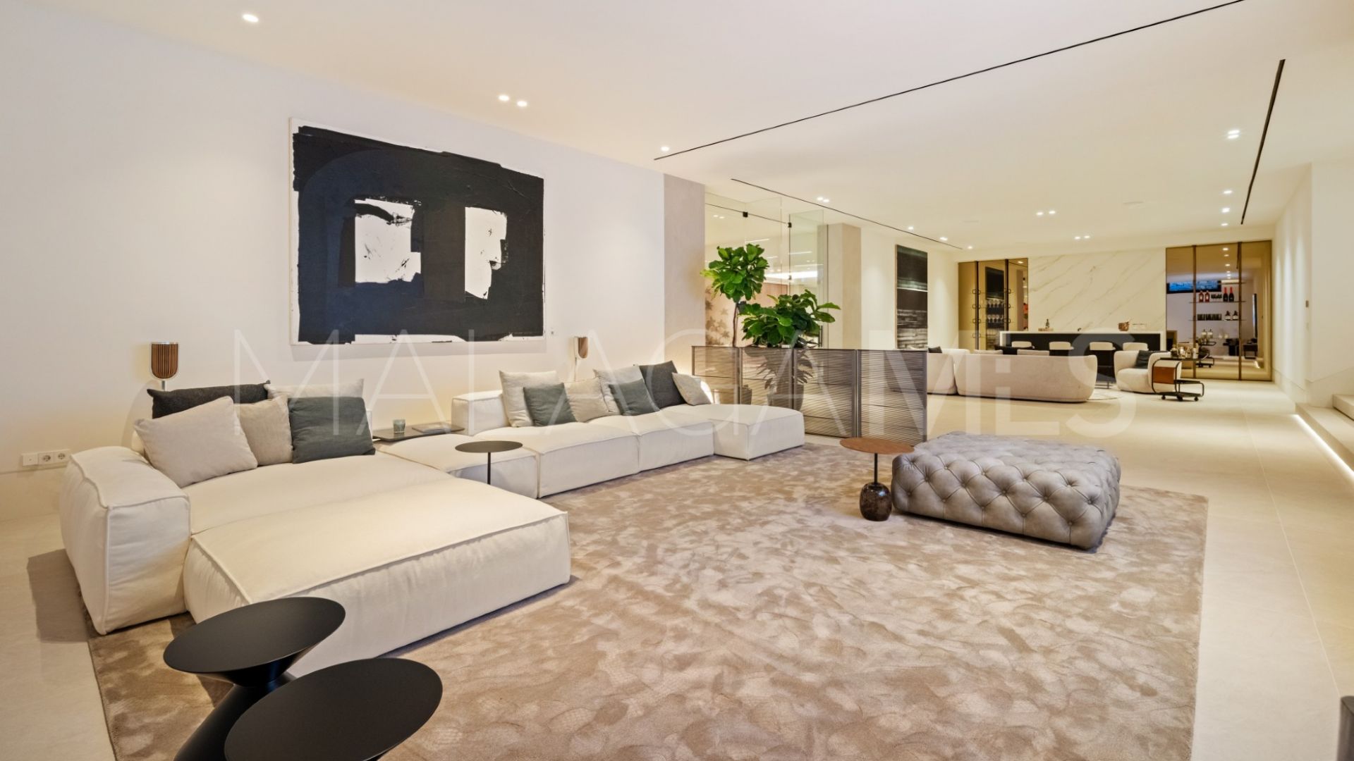 Villa for sale in Benahavis