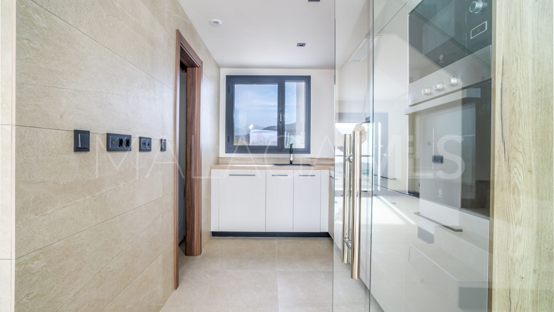 Zweistöckiges penthouse for sale in Marbella Lake
