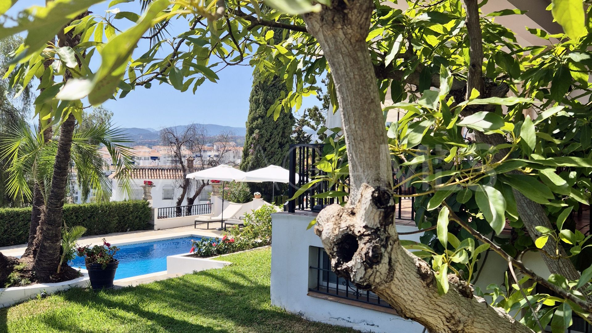 Villa for sale in La Campana