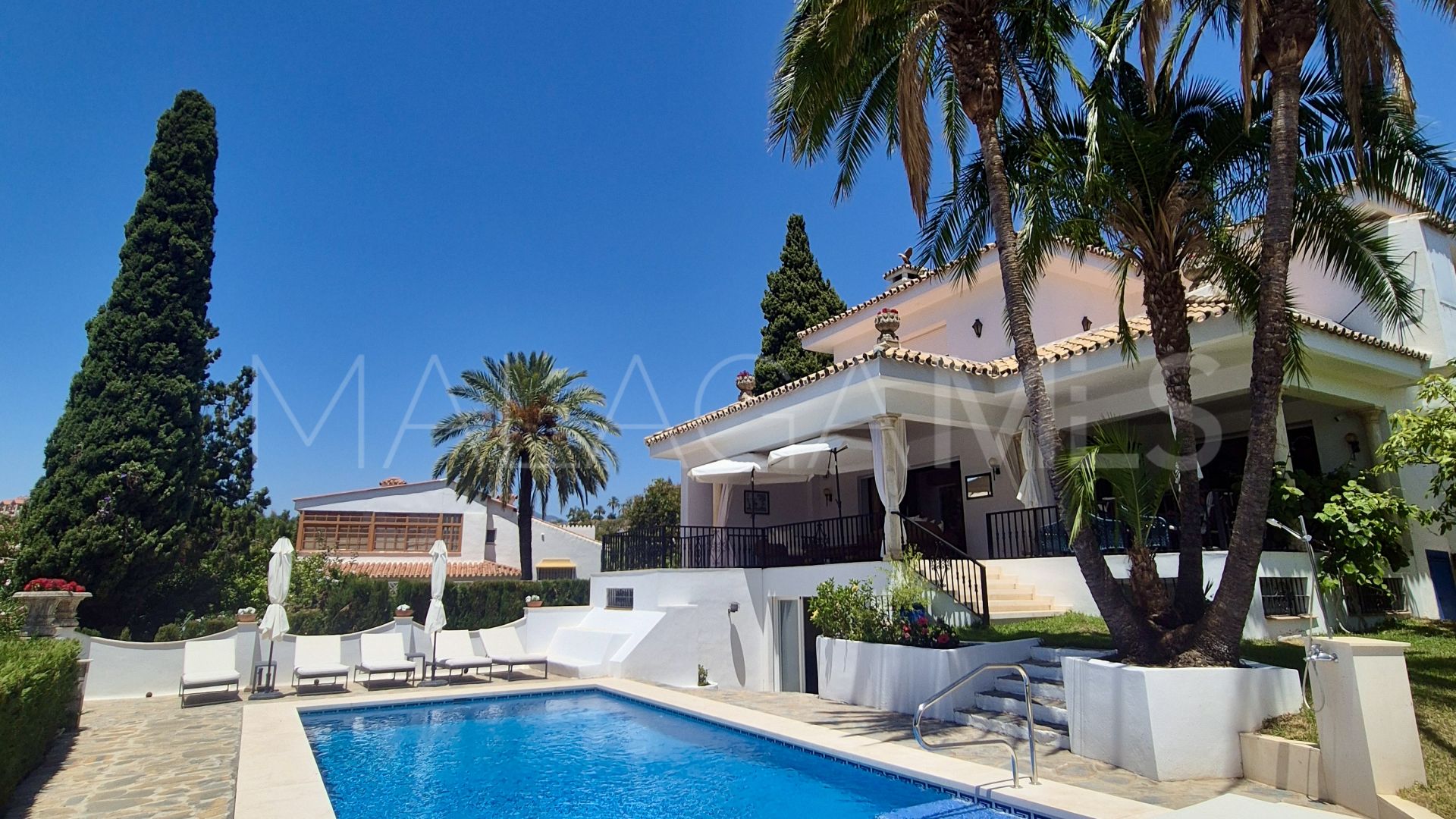 Villa for sale in La Campana