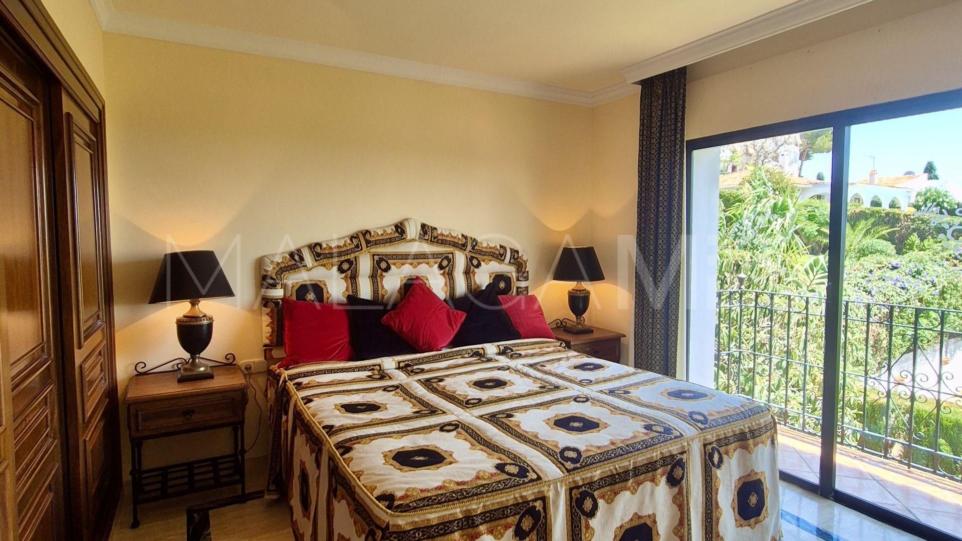 Villa for sale in La Campana